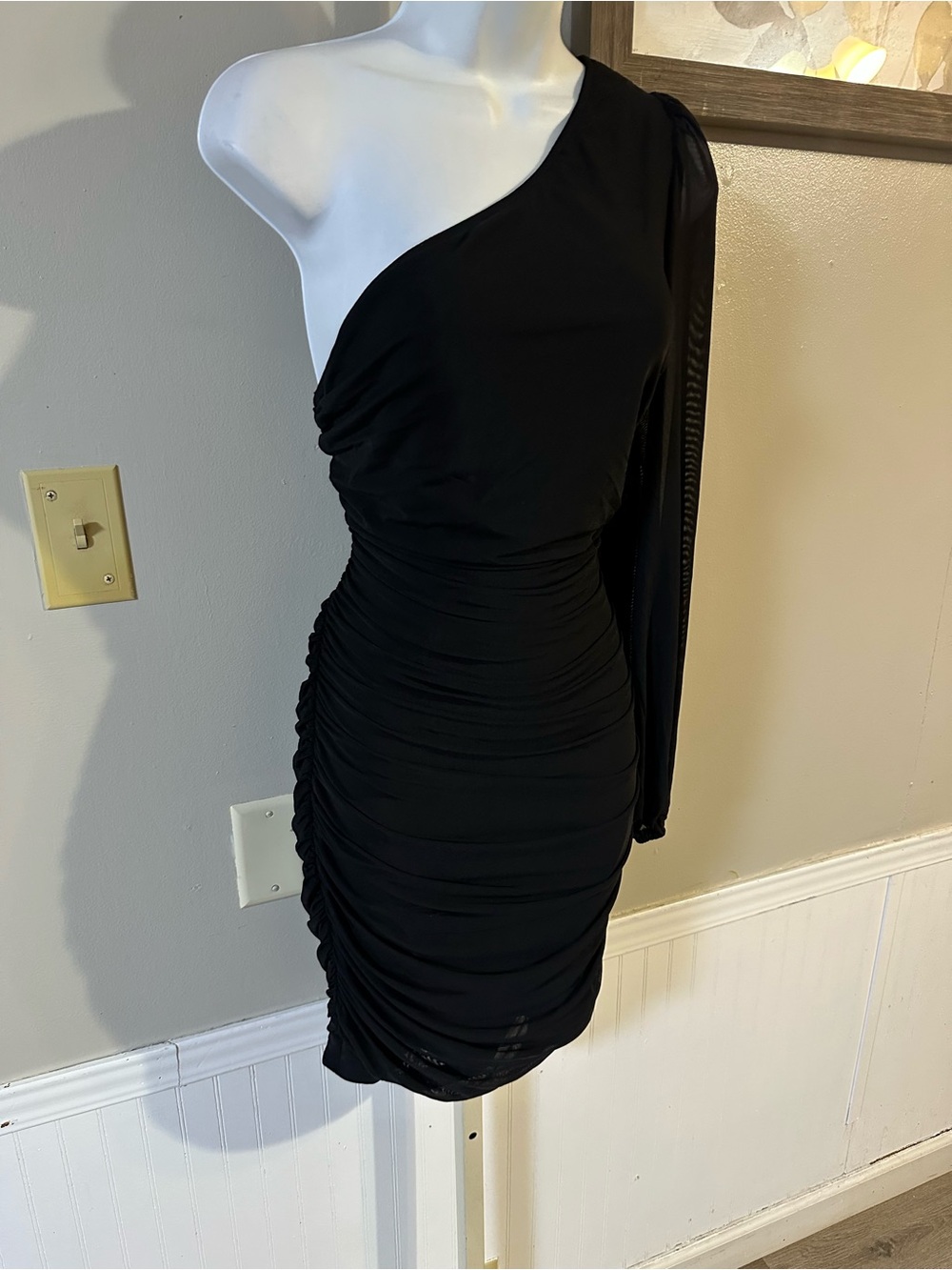 One-Shoulder Black Ruched Mini Dress - Picture 4 of 8
